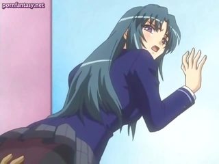 Anime jauns sieviete uz uniforma izpaužas paberzējot