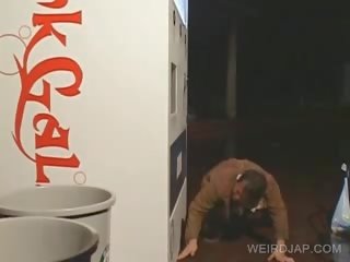 Hapon manika puke fucked sa pamamagitan ng sexually aroused homeless dude